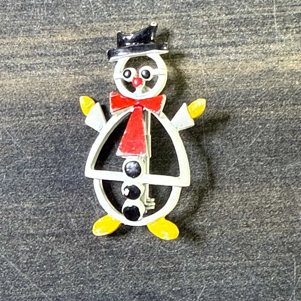Vintage Enamel Snowman Pin Brooch Winter‎ Holiday Christmas Collectible